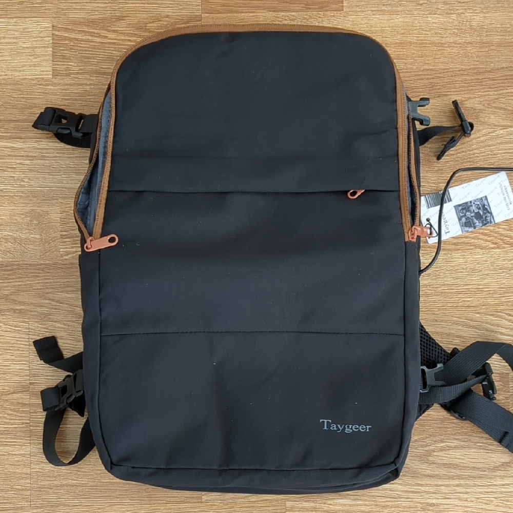 Mens or Womens Taygeer Travel Backpack, TSA Carry On Approved, NEW, nwt